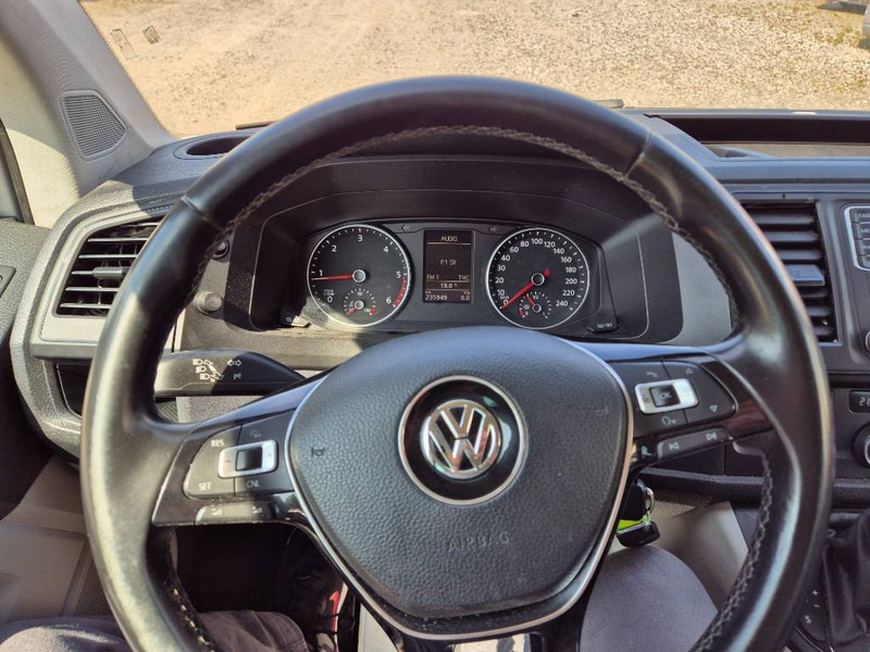 Coche Volkswagen Caravelle 4x4 // 4motion 8(10) person bus Long: foto 13 Coche Volkswagen Caravelle 4x4 // 4motion 8(10) person bus Long: foto 13