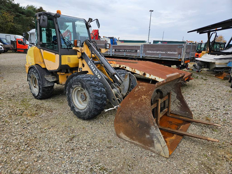 Volvo L 20 B - P//Forks + Bucket // - Cargadora de ruedas: foto 1 Volvo L 20 B - P//Forks + Bucket // - Cargadora de ruedas: foto 1