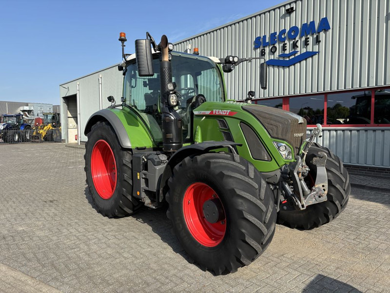 Fendt 724 Vario Profi Plus GEN 6 - Tractor: foto 2 Fendt 724 Vario Profi Plus GEN 6 - Tractor: foto 2