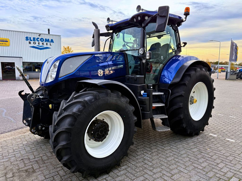 New Holland T7.270 AC 10 Years Blue Power Edition - Tractor: foto 1 New Holland T7.270 AC 10 Years Blue Power Edition - Tractor: foto 1