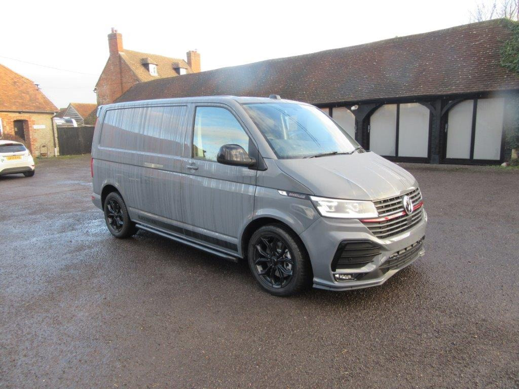 Furgón nuevo 2025 Volkswagen Transporter Black Edition 2.0 BiDI 204 Sportline: foto 12
