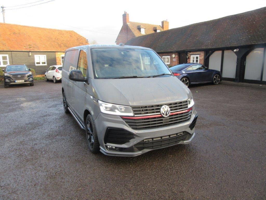 Furgón nuevo 2025 Volkswagen Transporter Black Edition 2.0 BiDI 204 Sportline: foto 13