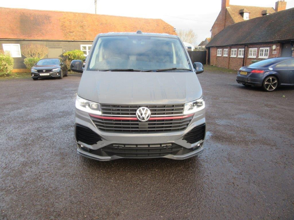 Furgón nuevo 2025 Volkswagen Transporter Black Edition 2.0 BiDI 204 Sportline: foto 14