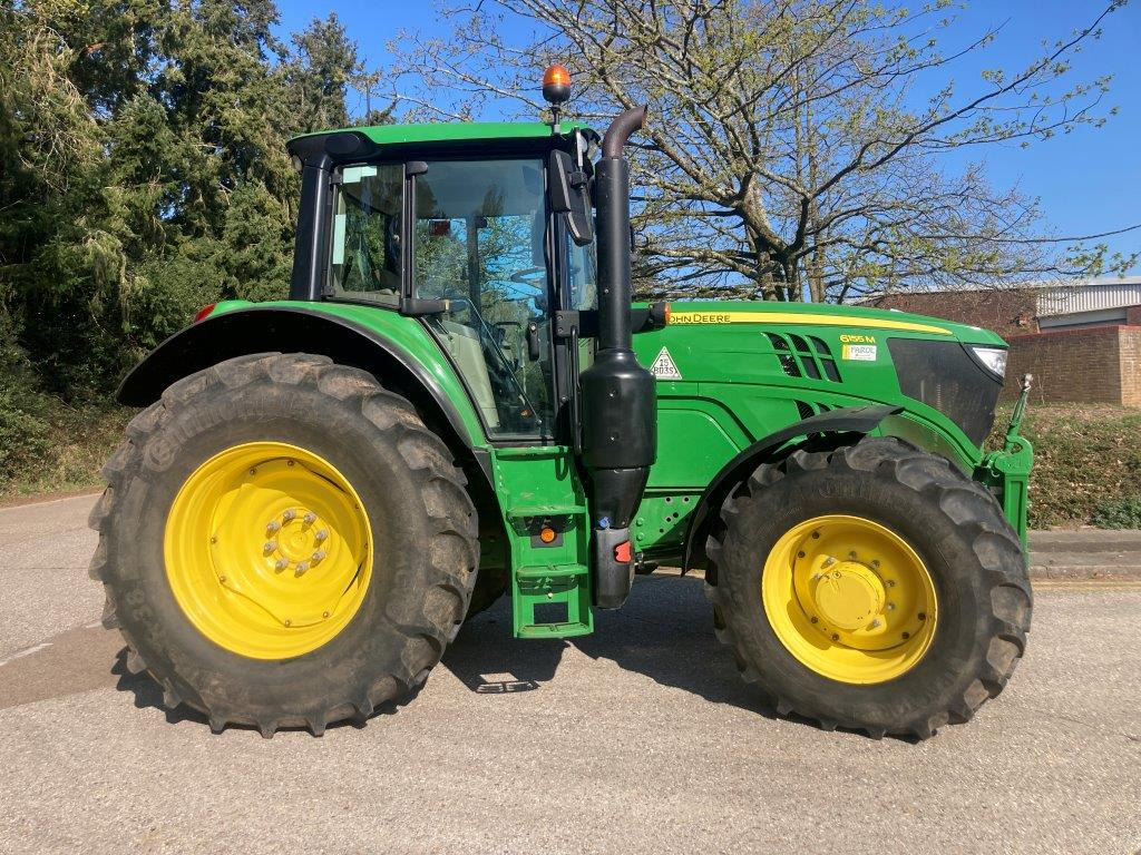 JOHN DEERE 6155M - Tractor: foto 1 JOHN DEERE 6155M - Tractor: foto 1