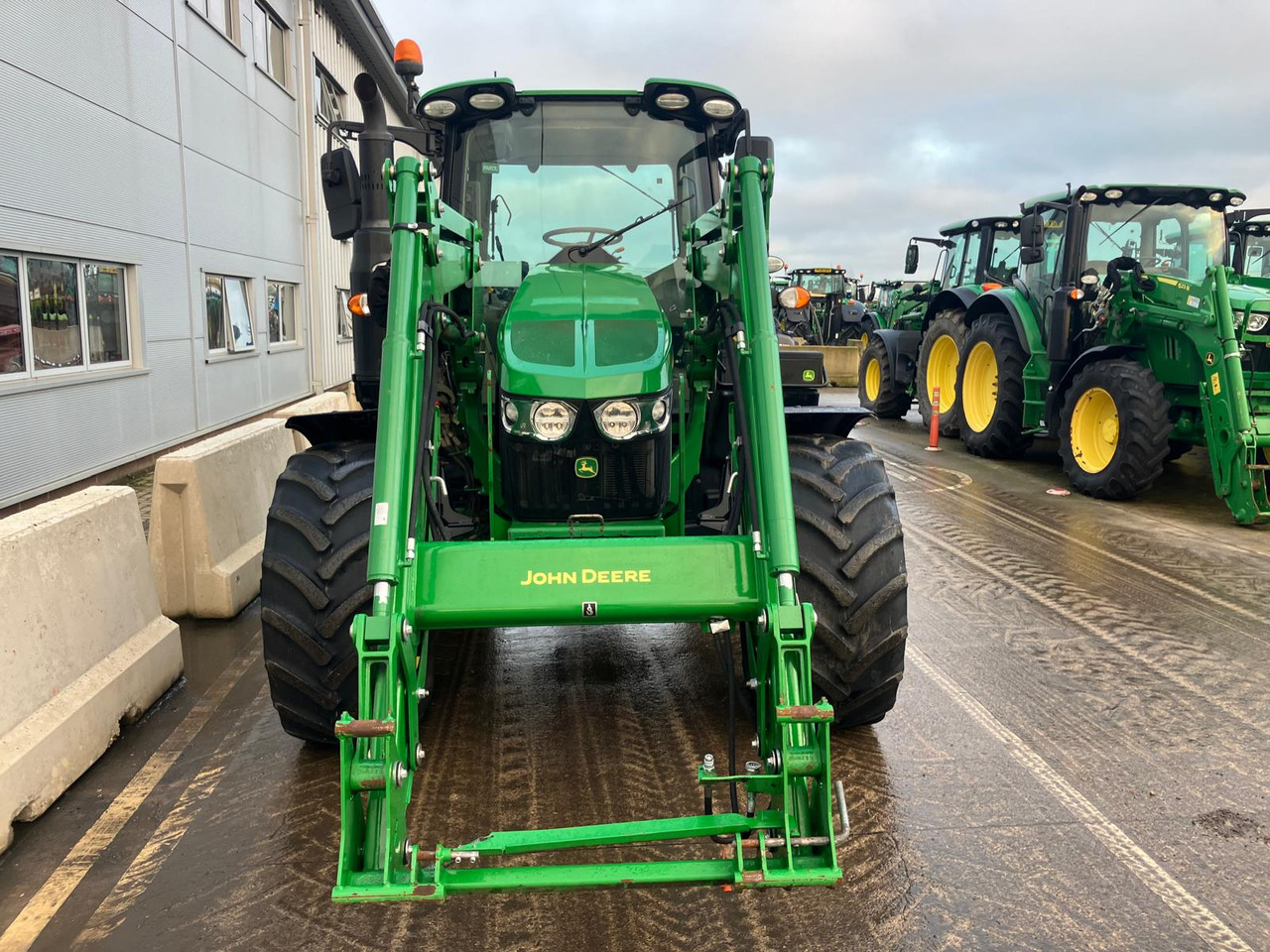 John Deere 6120M - Tractor: foto 3 John Deere 6120M - Tractor: foto 3
