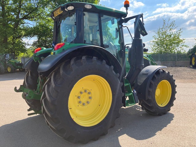 John Deere 6120M - Tractor: foto 5 John Deere 6120M - Tractor: foto 5