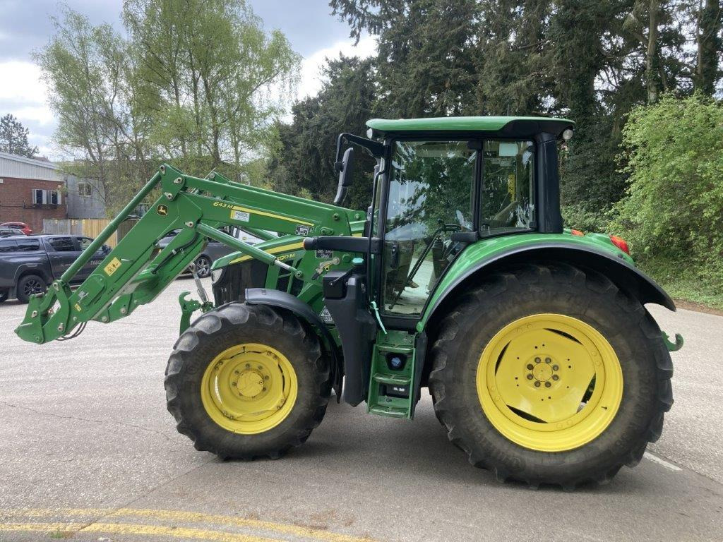 John Deere 6120M - Tractor: foto 1 John Deere 6120M - Tractor: foto 1