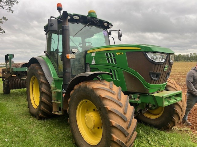 John Deere 6150R - Tractor: foto 1 John Deere 6150R - Tractor: foto 1