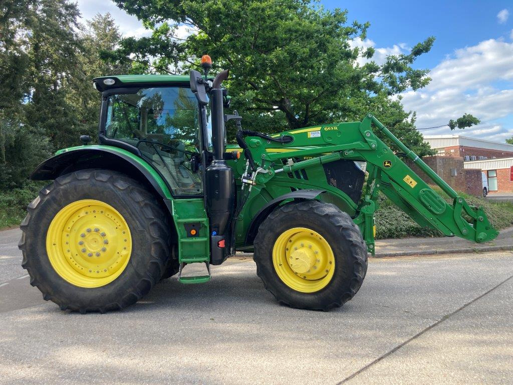 John Deere 6175R - Tractor: foto 1 John Deere 6175R - Tractor: foto 1