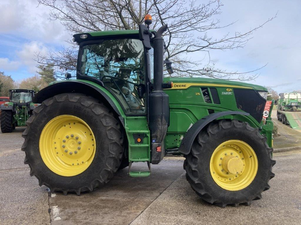 John Deere 6R 215 - Tractor: foto 3 John Deere 6R 215 - Tractor: foto 3