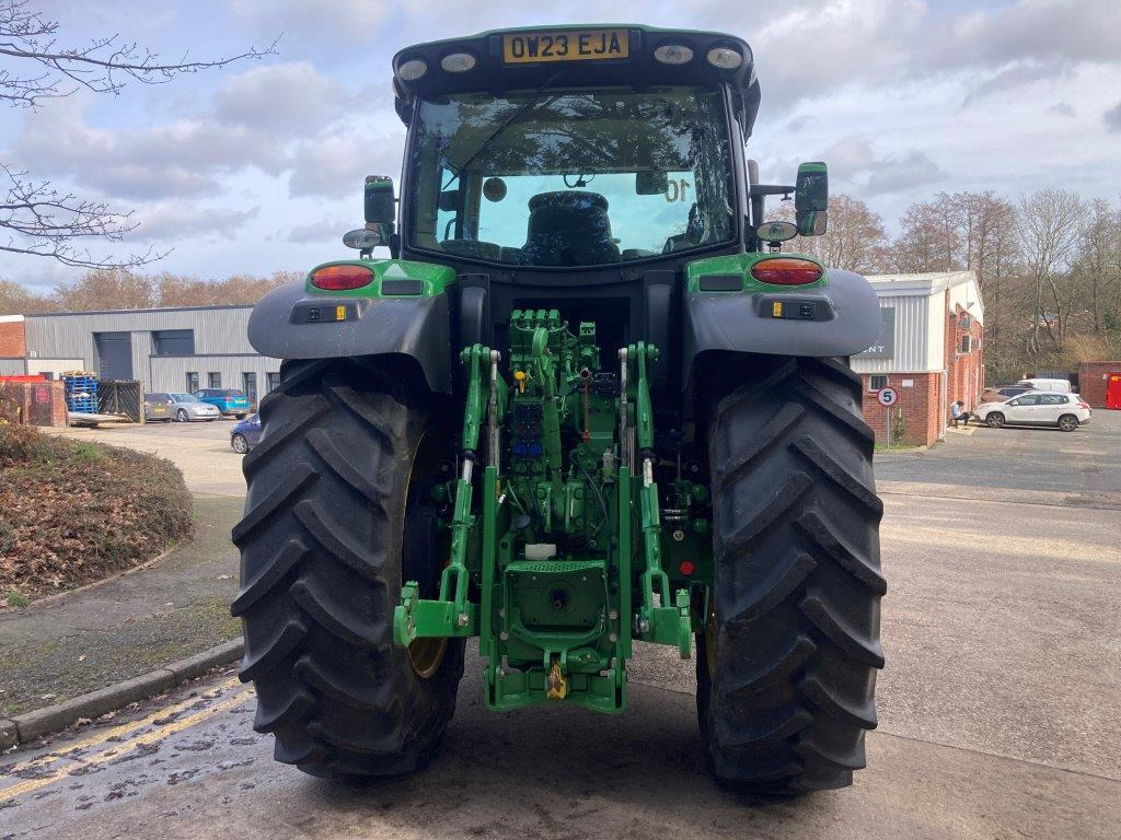 John Deere 6R 215 - Tractor: foto 4 John Deere 6R 215 - Tractor: foto 4