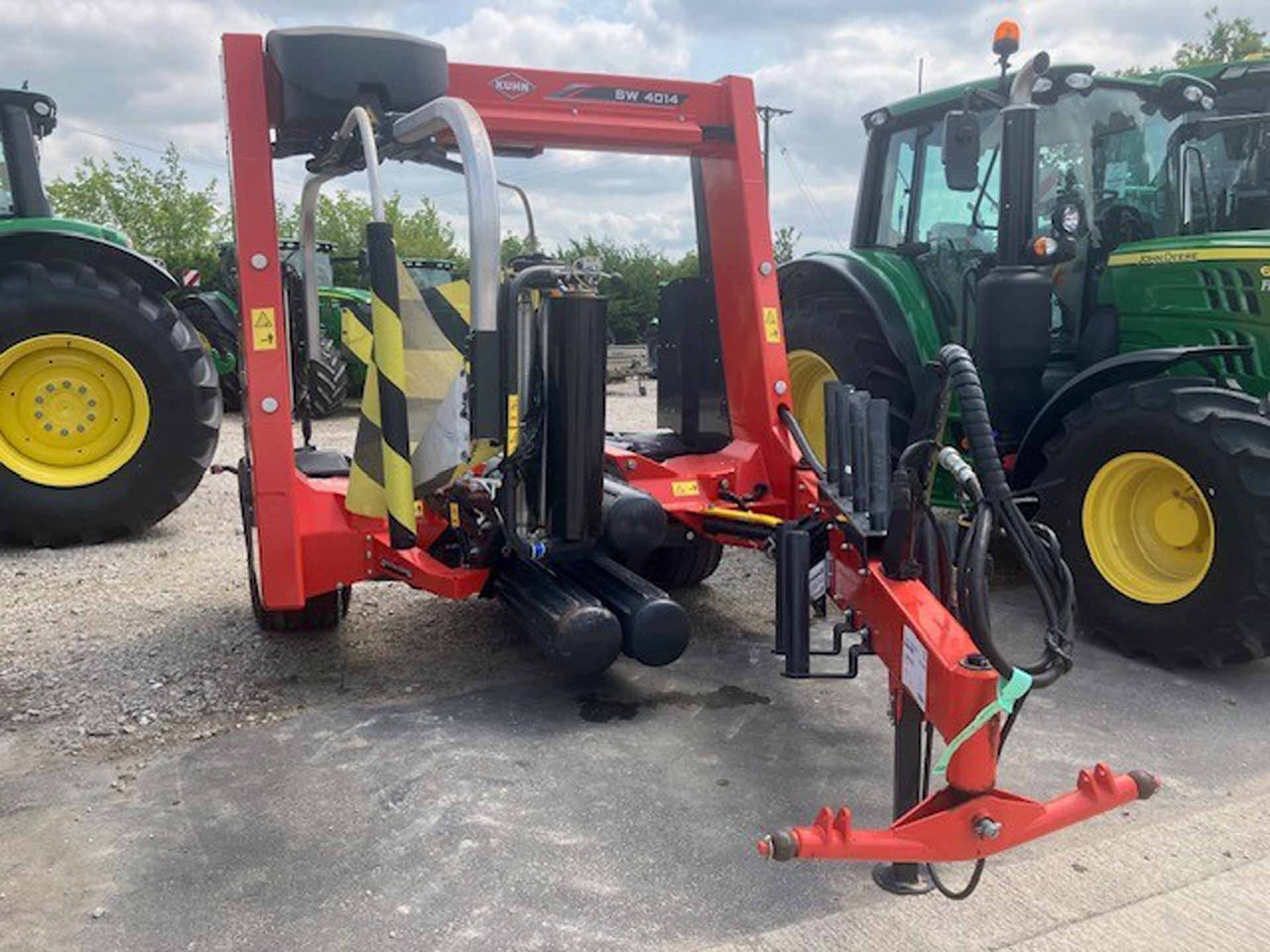 Kuhn SW4014 - Maquinaria de henificación: foto 1 Kuhn SW4014 - Maquinaria de henificación: foto 1