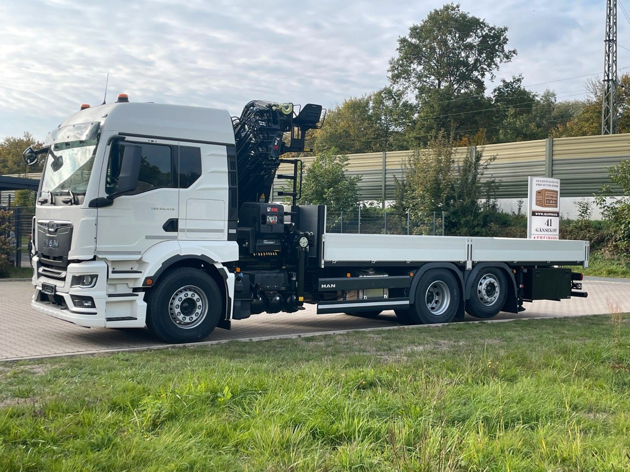 MAN TGS 26.480 /6X Hiab X-HIRRO 302 E-6 JIB 70x4 - Camión caja abierta, Camión grúa: foto 2 MAN TGS 26.480 /6X Hiab X-HIRRO 302 E-6 JIB 70x4 - Camión caja abierta, Camión grúa: foto 2