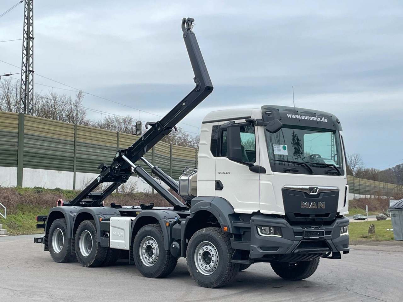 MAN TGS 35.480 8x4 Euro6e Hiab MultLift Abrollkipper - Camión multibasculante, Camión grúa: foto 1 MAN TGS 35.480 8x4 Euro6e Hiab MultLift Abrollkipper - Camión multibasculante, Camión grúa: foto 1