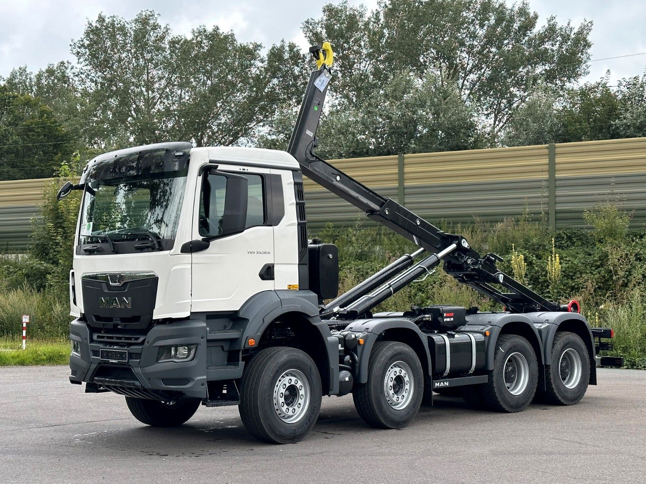 MAN TGS 35.520 8x4 Euro6e MultiLift 25s59 - Camión multibasculante: foto 3 MAN TGS 35.520 8x4 Euro6e MultiLift 25s59 - Camión multibasculante: foto 3