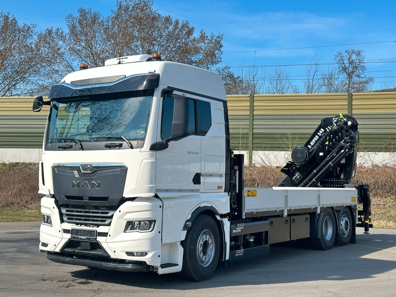 MAN TGX 26.520 TG3 Retarder / 6X2 Hiab 548 E 8 - Camión grúa: foto 2 MAN TGX 26.520 TG3 Retarder / 6X2 Hiab 548 E 8 - Camión grúa: foto 2