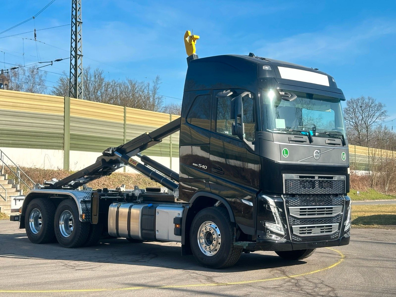 Camión multibasculante, Camión grúa Volvo FH 540 6x4 Abrollkipper Hyva 20-60: foto 11