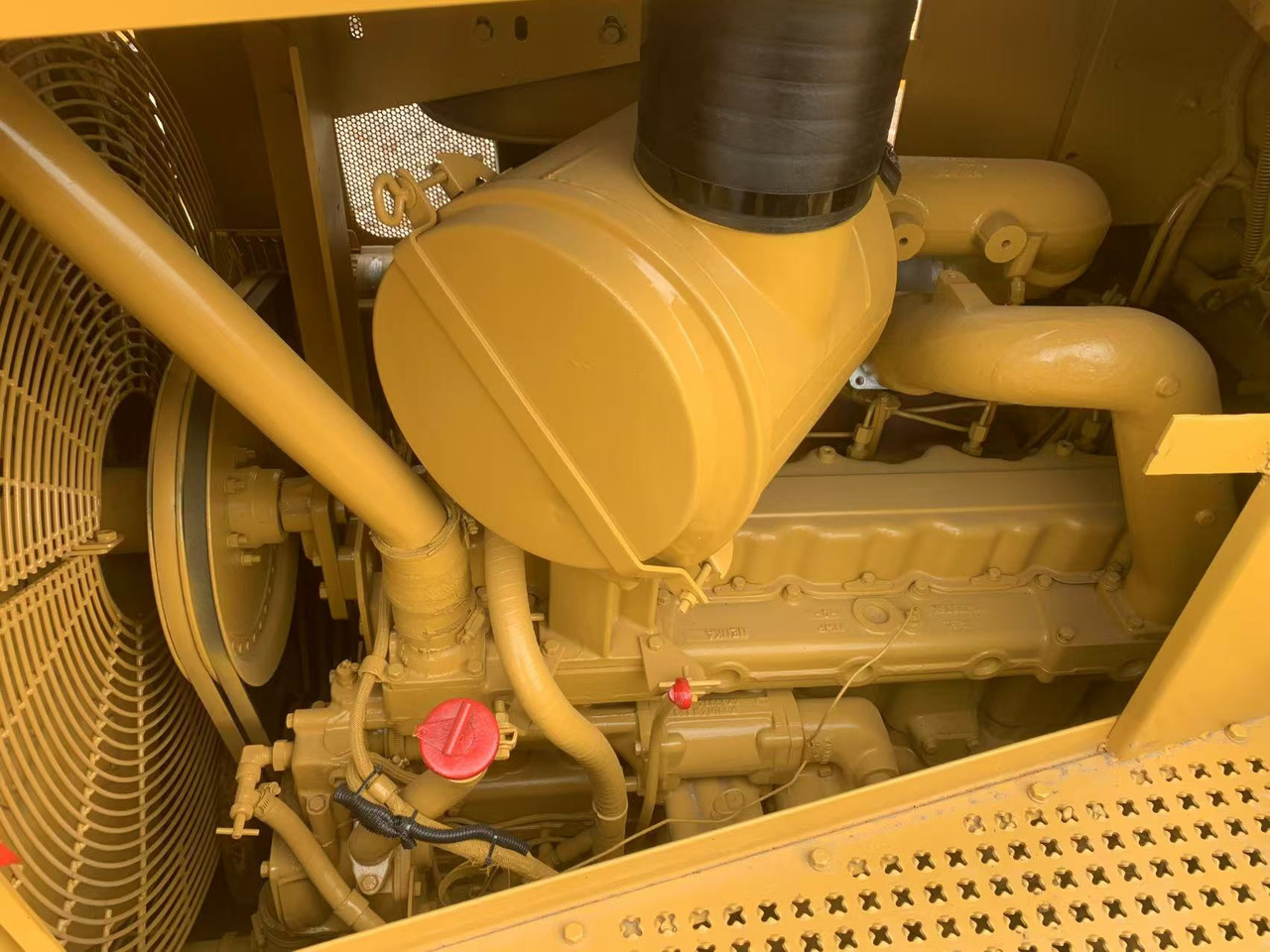 Bulldozer CATERPILLAR D8R: foto 6