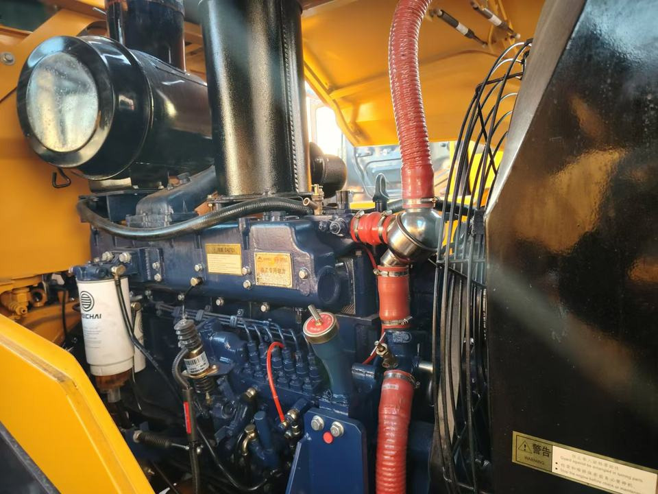 China SDLG 5ton Wheel Loader LG958F Front End Loader , diesel Engine Payloader 4*4 Truck Loader LG958F LW600 CLG856 - Cargadora de ruedas: foto 5 China SDLG 5ton Wheel Loader LG958F Front End Loader , diesel Engine Payloader 4*4 Truck Loader LG958F LW600 CLG856 - Cargadora de ruedas: foto 5