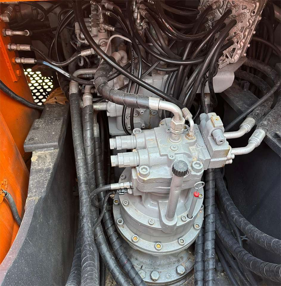 HITACHI ZX200-3 - Excavadora de cadenas: foto 2 HITACHI ZX200-3 - Excavadora de cadenas: foto 2