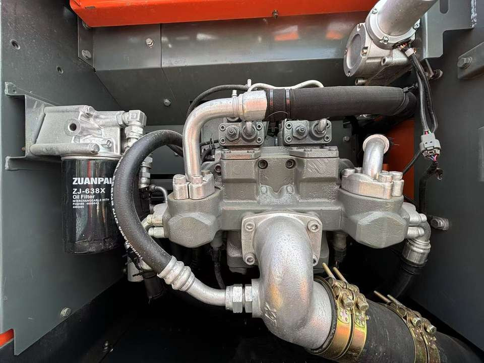 HITACHI ZX200-3 - Excavadora de cadenas: foto 4 HITACHI ZX200-3 - Excavadora de cadenas: foto 4