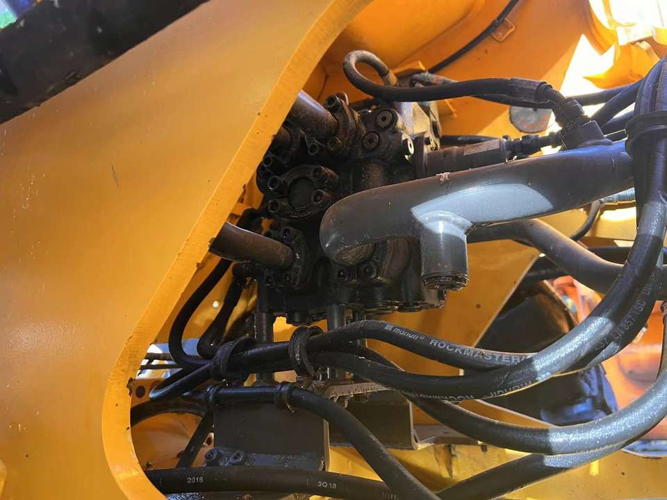 Hot Selling Used Original Sweden Hydraulic Volvo L120GZ Wheel Loader Second Hand Loader Volvo L220G in Good Condition for Sale - Cargadora de ruedas: foto 5 Hot Selling Used Original Sweden Hydraulic Volvo L120GZ Wheel Loader Second Hand Loader Volvo L220G in Good Condition for Sale - Cargadora de ruedas: foto 5