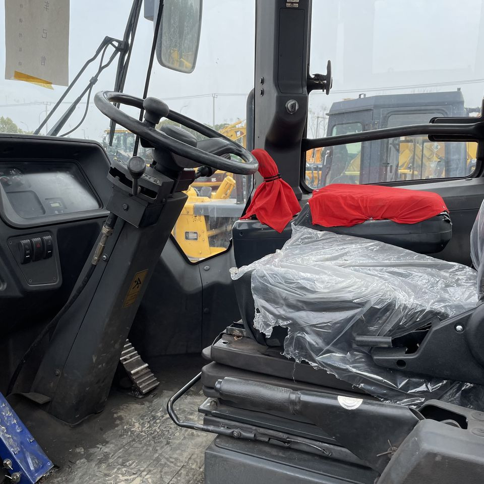 The Second-hand Front-end Loader Liugong 856H Is a Hot Seller in Shanghai, China - Cargadora de ruedas: foto 5 The Second-hand Front-end Loader Liugong 856H Is a Hot Seller in Shanghai, China - Cargadora de ruedas: foto 5