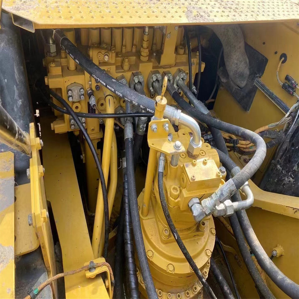 Used Caterpillar 330 Crawler Excavator High Profile Cat330 Sold at a Low Price in Shanghai with Reliable Quality - Excavadora de cadenas: foto 3 Used Caterpillar 330 Crawler Excavator High Profile Cat330 Sold at a Low Price in Shanghai with Reliable Quality - Excavadora de cadenas: foto 3