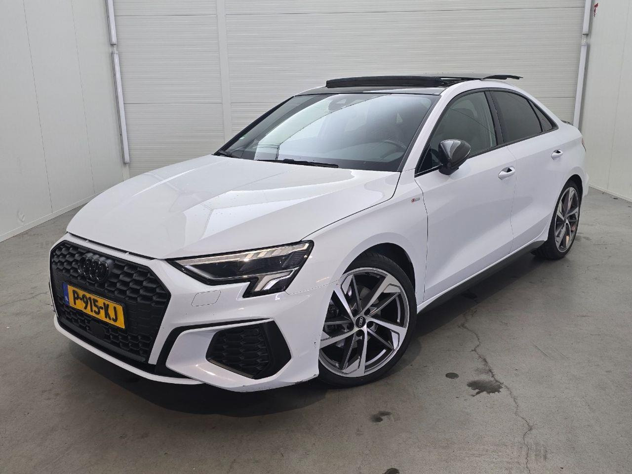 Audi A3 Limousine 35 TFSI edition one | 2021 | 65.827 km | Automaat | P915KJ | NAP: Geen oordeel - Sedan: foto 1 Audi A3 Limousine 35 TFSI edition one | 2021 | 65.827 km | Automaat | P915KJ | NAP: Geen oordeel - Sedan: foto 1
