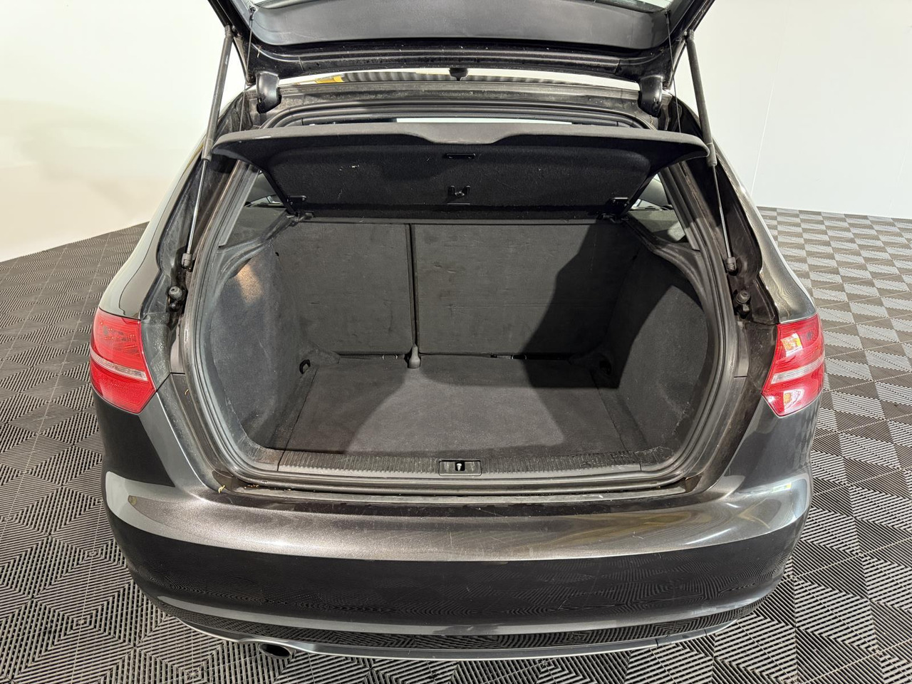 Audi A3 Sportback 1.2 TFSI S-Line 55-ZGL-1 246.717 km - Coche: foto 5 Audi A3 Sportback 1.2 TFSI S-Line 55-ZGL-1 246.717 km - Coche: foto 5