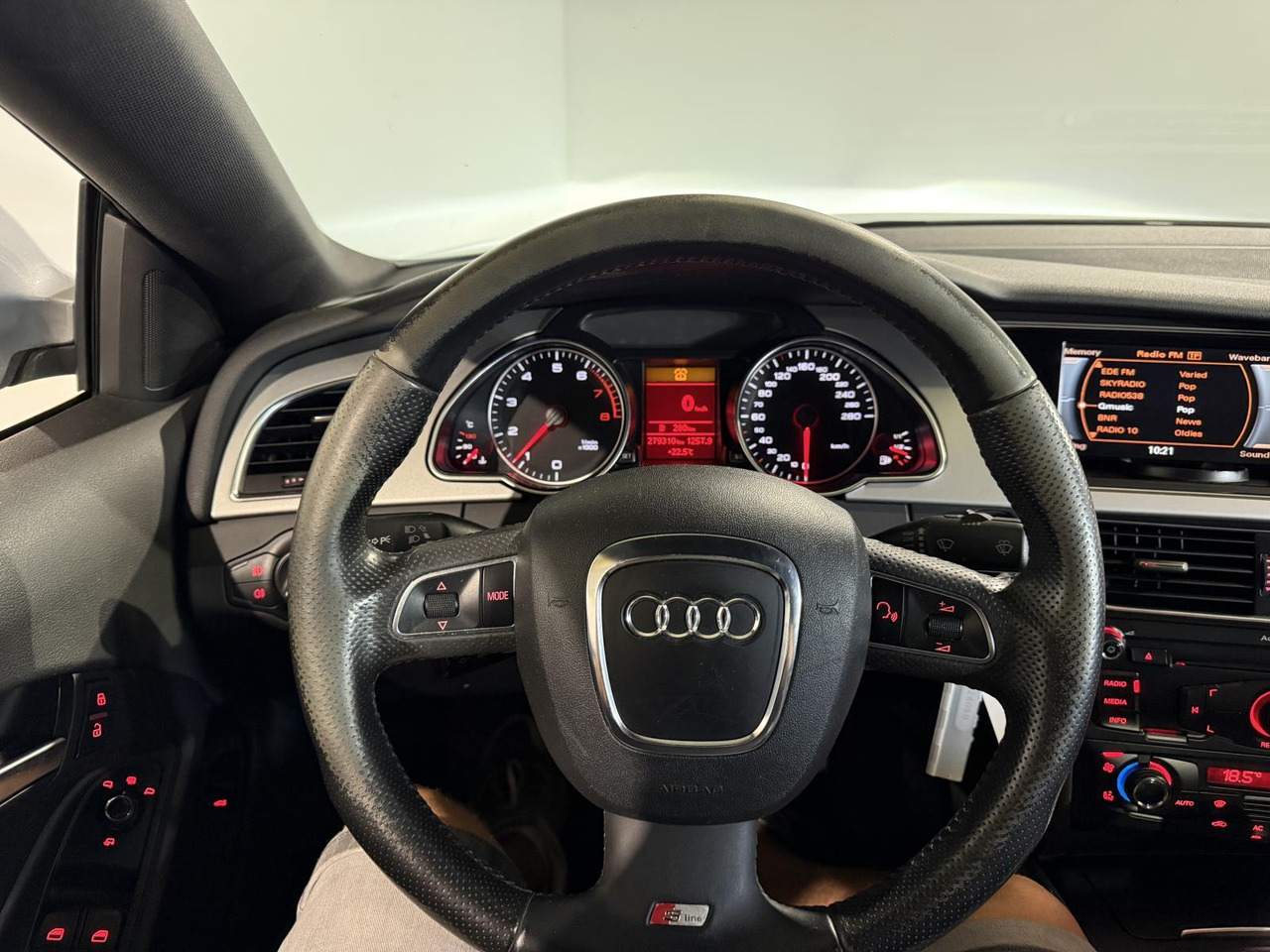 Audi A5 Coupé 2.0 TFSI Pro Line 96-HGB-3 - Coche: foto 4 Audi A5 Coupé 2.0 TFSI Pro Line 96-HGB-3 - Coche: foto 4