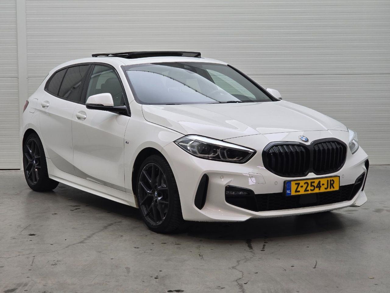 BMW 1 - serie 118i High Executive M-Sport | 2020 | 90.496 km | Automaat | Z254JR | NAP: Geen oordeel - Hatchback: foto 2 BMW 1 - serie 118i High Executive M-Sport | 2020 | 90.496 km | Automaat | Z254JR | NAP: Geen oordeel - Hatchback: foto 2