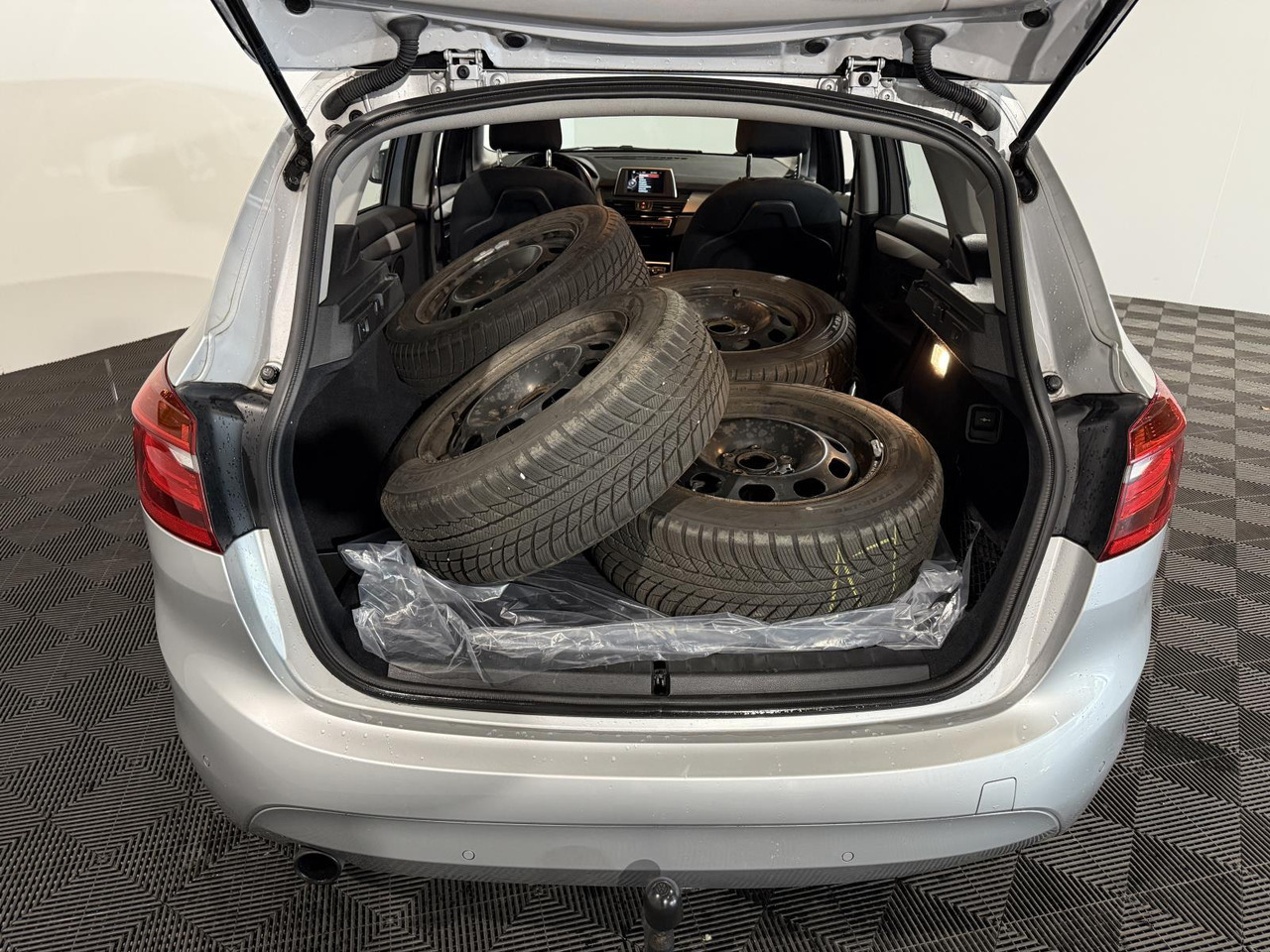 BMW 2-serie Active Tourer 218i Executive | 2015 | 198.295 km | 2-ZGX-00 - Coche: foto 5 BMW 2-serie Active Tourer 218i Executive | 2015 | 198.295 km | 2-ZGX-00 - Coche: foto 5