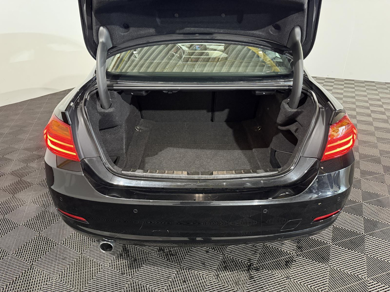 Coche BMW | 4-serie Coupé | 420i Executive Automaat | 2015 | 213.401 km | 2ZGG53 | Logisch: foto 13 Coche BMW | 4-serie Coupé | 420i Executive Automaat | 2015 | 213.401 km | 2ZGG53 | Logisch: foto 13