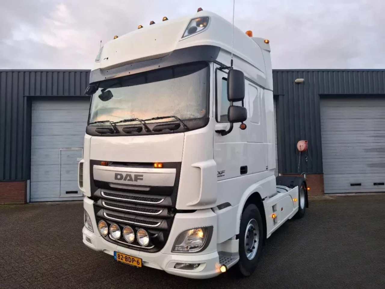 Cabeza tractora DAF XF 460 2014: foto 1