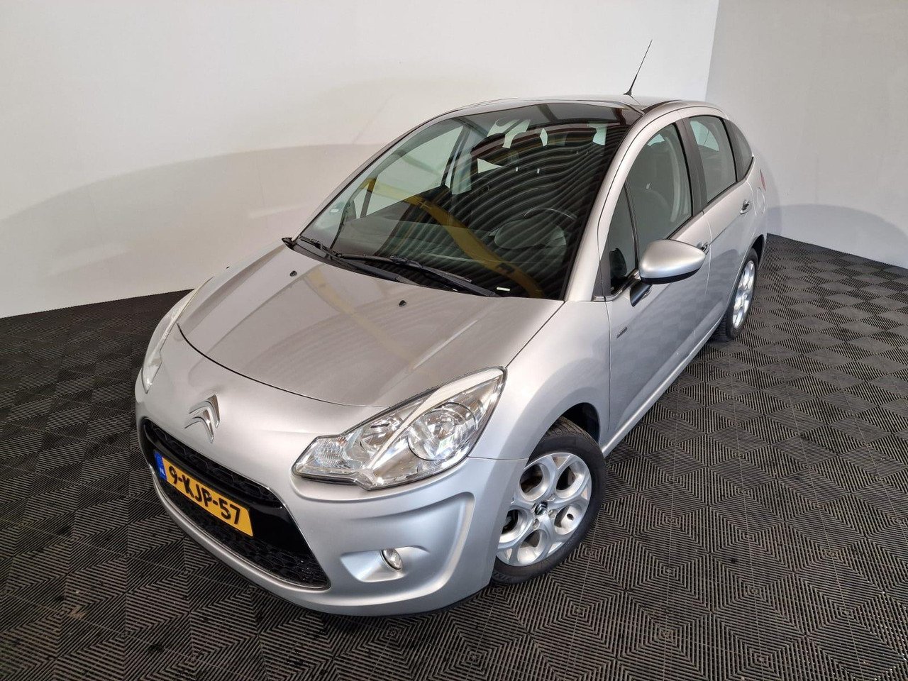 Citroen C3 1.6 Vti 2012 193.593 km 9-KJP-57 - Hatchback: foto 1 Citroen C3 1.6 Vti 2012 193.593 km 9-KJP-57 - Hatchback: foto 1