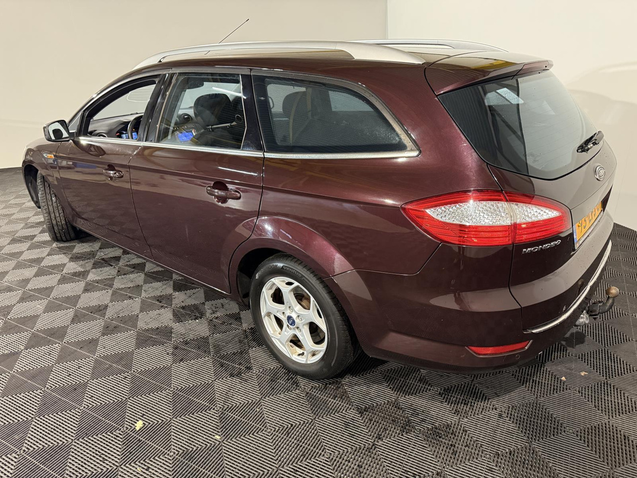 Coche Ford | Mondeo Wagon | 2.0-16V Limited | 2010 | 193.300 km | 93LFJ8 | Logisch: foto 12 Coche Ford | Mondeo Wagon | 2.0-16V Limited | 2010 | 193.300 km | 93LFJ8 | Logisch: foto 12