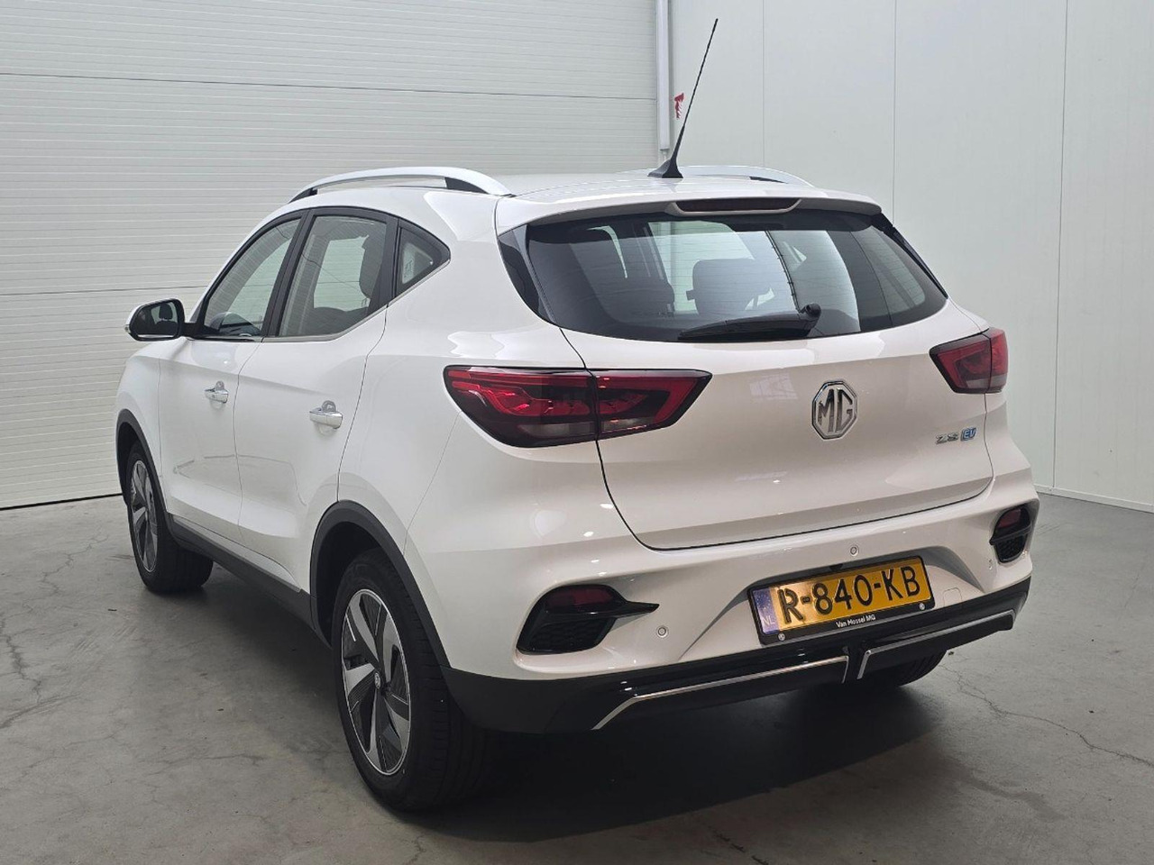 MG MG ZS EV EV Standard Range Comfort 50 kWh | 2022 | 17.023 km | Automaat | R840KB | NAP: Logisch - SUV/ Todoterreno: foto 3 MG MG ZS EV EV Standard Range Comfort 50 kWh | 2022 | 17.023 km | Automaat | R840KB | NAP: Logisch - SUV/ Todoterreno: foto 3