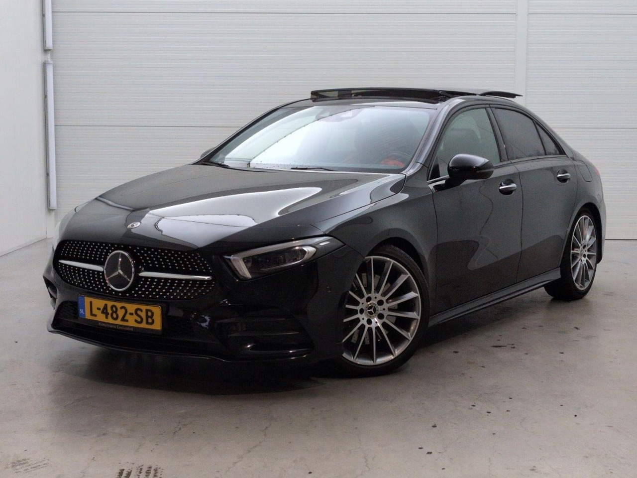 Mercedes-Benz A-klasse 200 Premium Plus | 2019 | 143.125 km | Automaat | L482SB | NAP: Geen oordeel - Sedan: foto 1 Mercedes-Benz A-klasse 200 Premium Plus | 2019 | 143.125 km | Automaat | L482SB | NAP: Geen oordeel - Sedan: foto 1