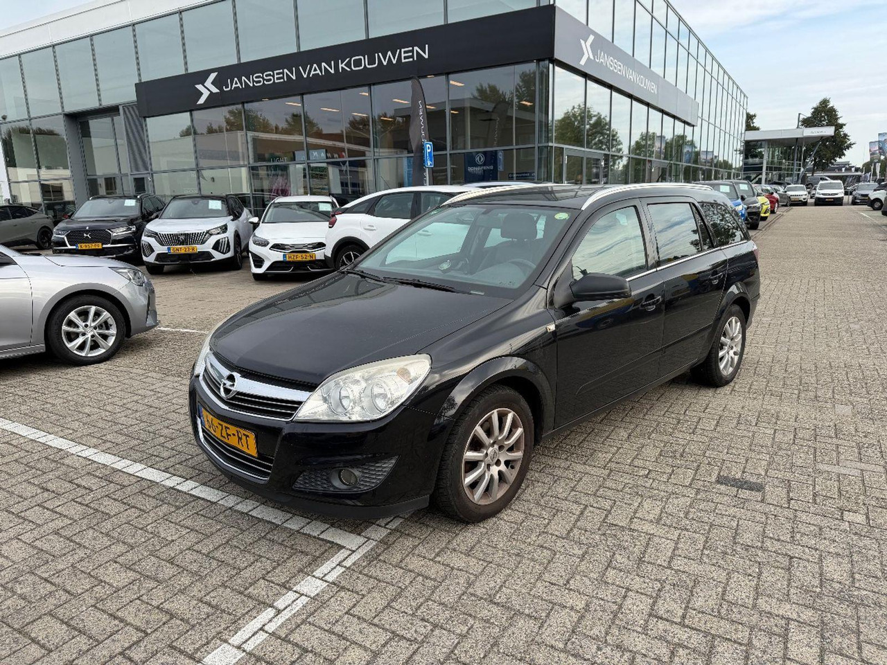 Opel Astra Wagon 1.6 Executive | 2008 | 202.165 km | 66ZFRT | NAP: Logisch - Coche: foto 1 Opel Astra Wagon 1.6 Executive | 2008 | 202.165 km | 66ZFRT | NAP: Logisch - Coche: foto 1
