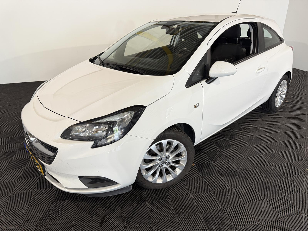 Opel Corsa 1.3 CDTI Business+ 2016 274.545 km JB-136-S - Hatchback: foto 1 Opel Corsa 1.3 CDTI Business+ 2016 274.545 km JB-136-S - Hatchback: foto 1