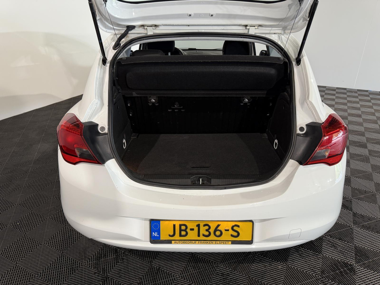 Opel Corsa 1.3 CDTI Business+ 2016 274.545 km JB-136-S - Hatchback: foto 4 Opel Corsa 1.3 CDTI Business+ 2016 274.545 km JB-136-S - Hatchback: foto 4