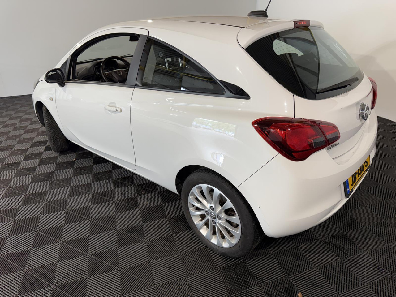 Opel Corsa 1.3 CDTI Business+ 2016 274.545 km JB-136-S - Hatchback: foto 2 Opel Corsa 1.3 CDTI Business+ 2016 274.545 km JB-136-S - Hatchback: foto 2