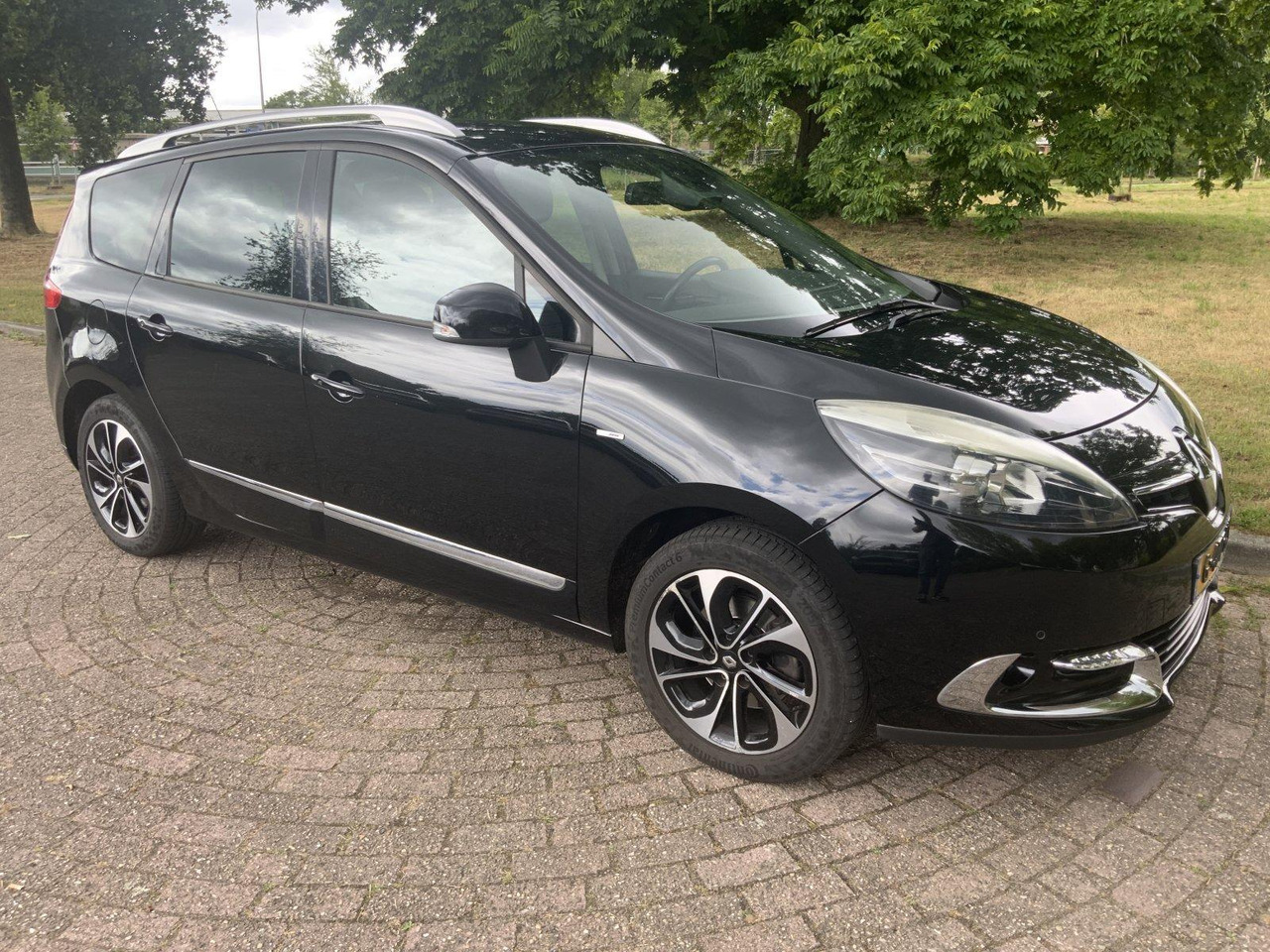 Renault Grand Scénic | 1.2 TCe Bose | 2014 | 89.230 | G-477-NZ - Coche: foto 3 Renault Grand Scénic | 1.2 TCe Bose | 2014 | 89.230 | G-477-NZ - Coche: foto 3