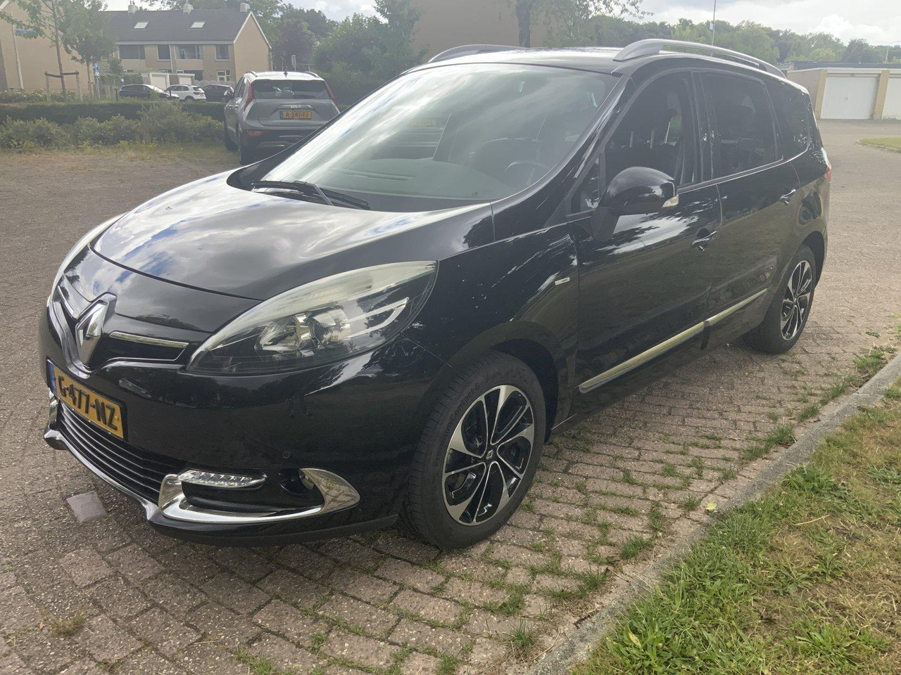 Renault Grand Scénic | 1.2 TCe Bose | 2014 | 89.230 | G-477-NZ - Coche: foto 1 Renault Grand Scénic | 1.2 TCe Bose | 2014 | 89.230 | G-477-NZ - Coche: foto 1