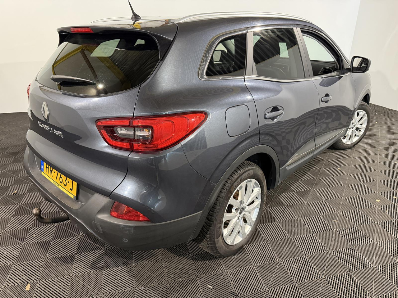 Renault | Kadjar | 1.2 TCe Intens | 2015 | 187.621 km | HR763J | Logisch - SUV/ Todoterreno: foto 4 Renault | Kadjar | 1.2 TCe Intens | 2015 | 187.621 km | HR763J | Logisch - SUV/ Todoterreno: foto 4