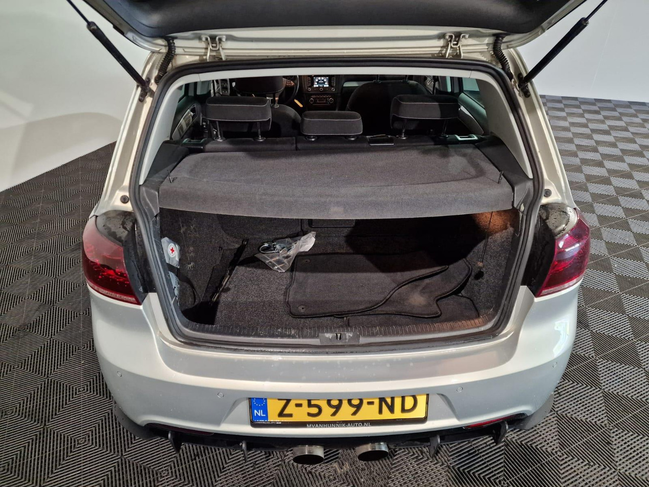 Volkswagen Golf 1.4TSI Highline R-Uitgevoerd Z-599-ND 160.958 km - Coche: foto 3 Volkswagen Golf 1.4TSI Highline R-Uitgevoerd Z-599-ND 160.958 km - Coche: foto 3