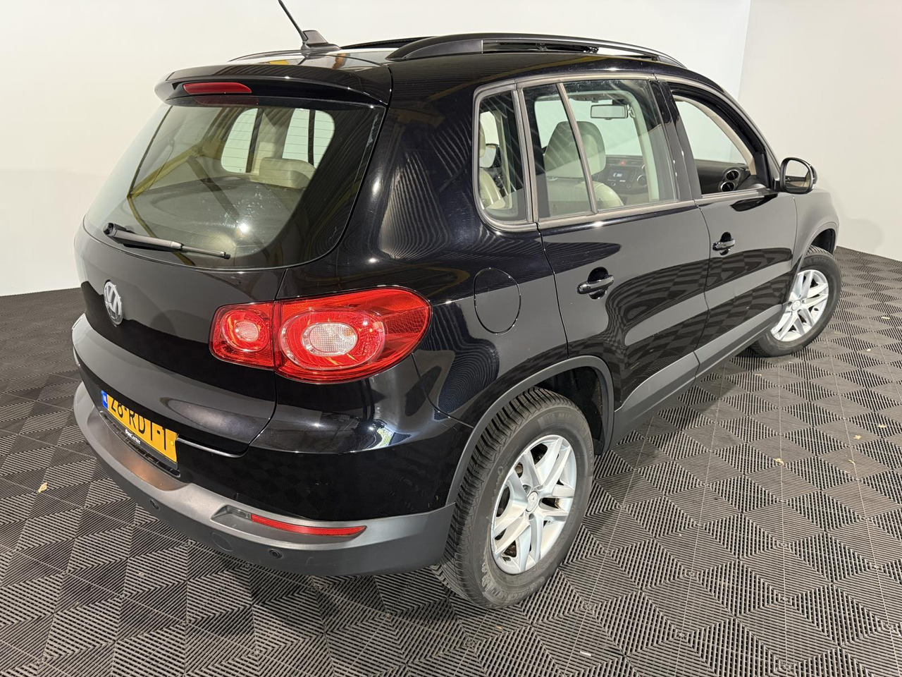 Volkswagen | Tiguan | 1.4 TSI Comfort&Design | 2011 | 236.671 km | 28RDT1 | Logisch - SUV/ Todoterreno: foto 4 Volkswagen | Tiguan | 1.4 TSI Comfort&Design | 2011 | 236.671 km | 28RDT1 | Logisch - SUV/ Todoterreno: foto 4