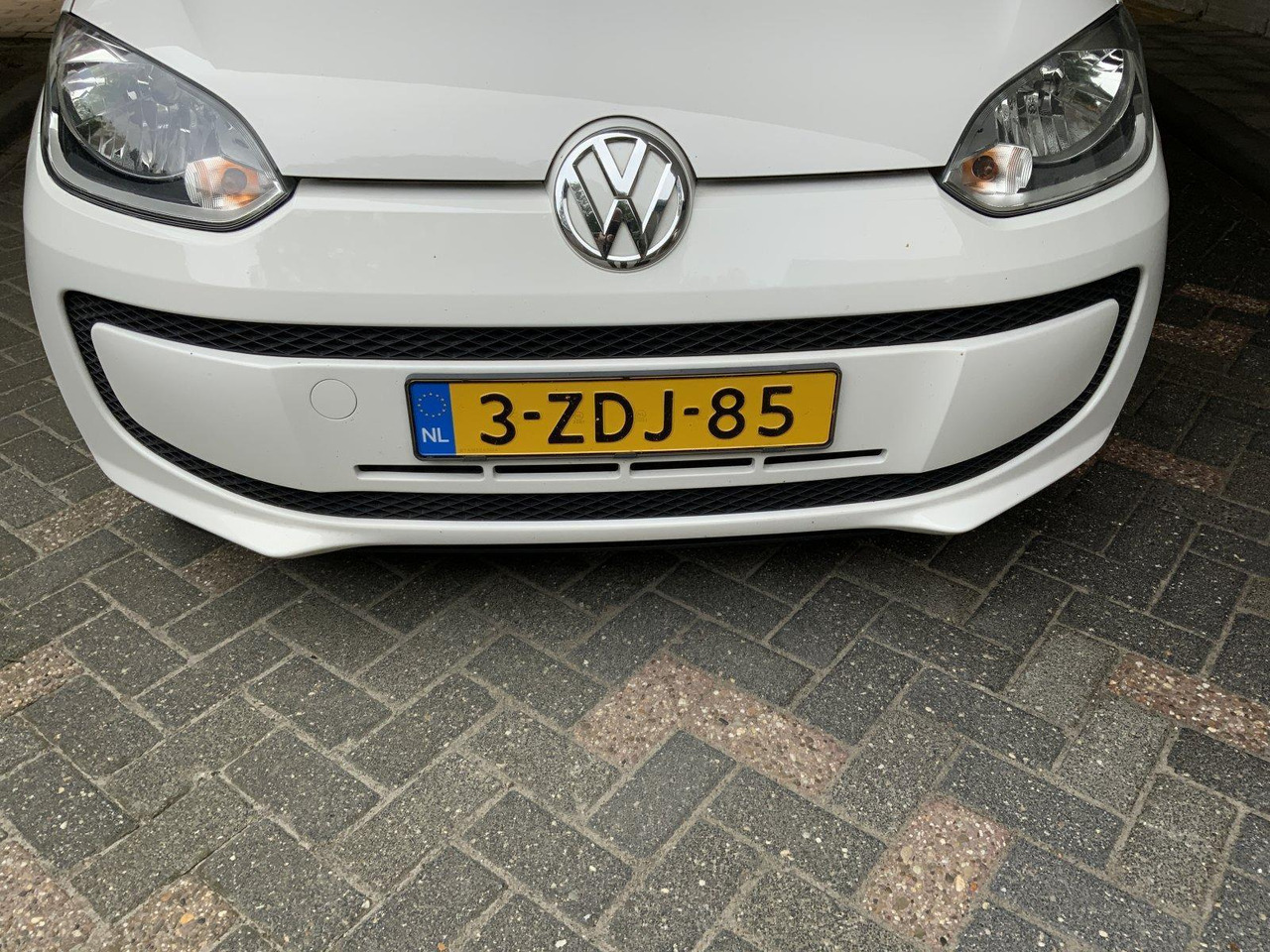 Volkswagen Up! | 1.0 move up! | 2014 | 123.288km | 3-ZDJ-85 - Hatchback: foto 5 Volkswagen Up! | 1.0 move up! | 2014 | 123.288km | 3-ZDJ-85 - Hatchback: foto 5