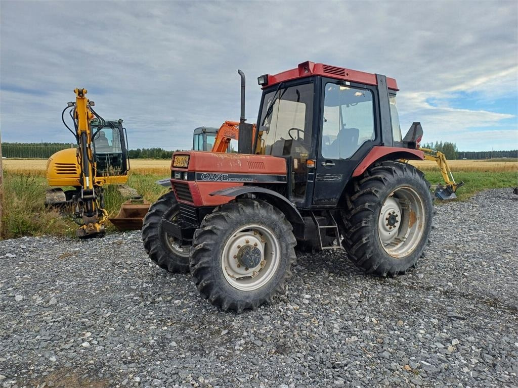 Case IH 685XL Hyvät renkaat. - Tractor: foto 2 Case IH 685XL Hyvät renkaat. - Tractor: foto 2